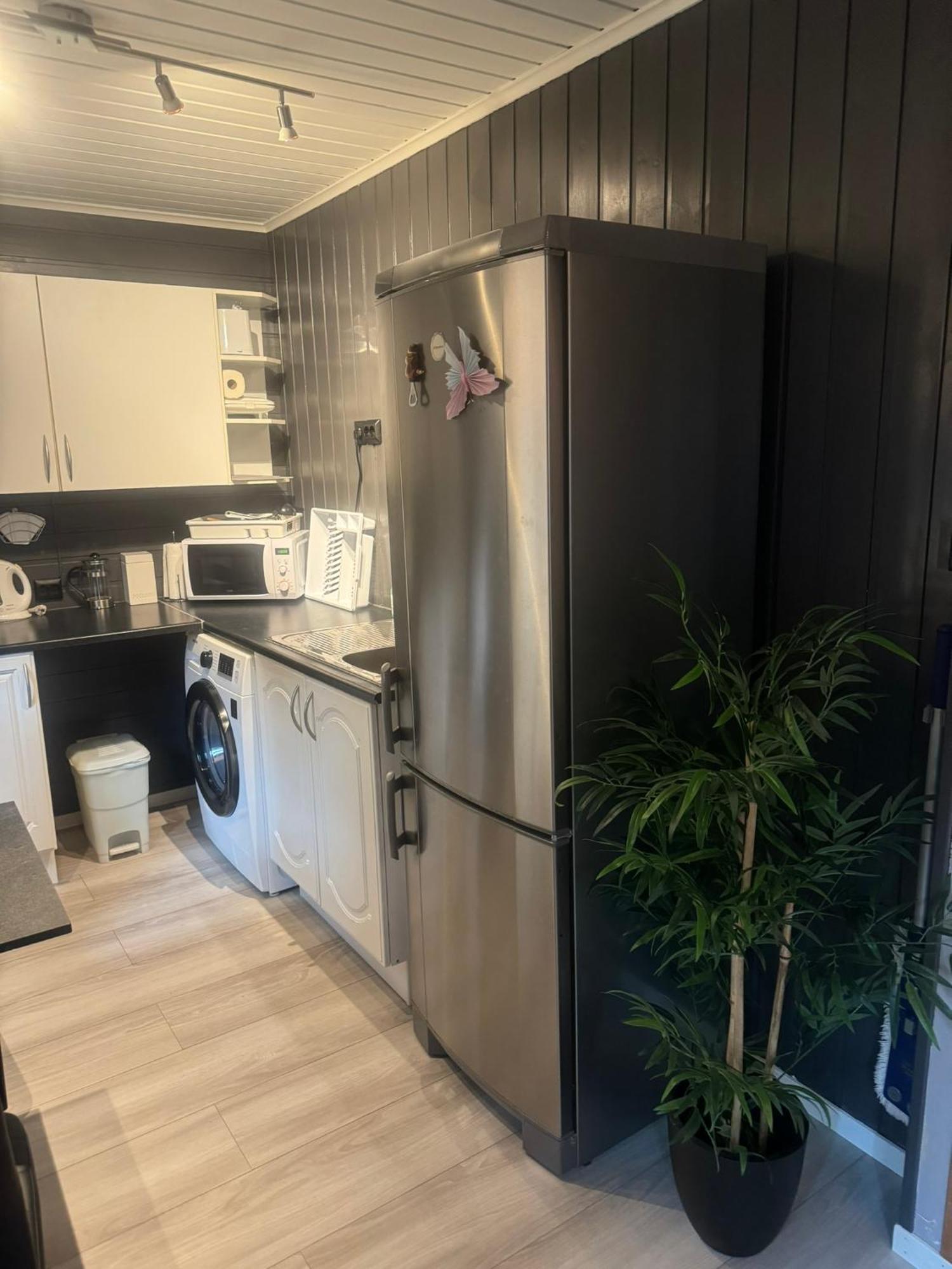 Very Centrally Located Apartment With Free Parking Tromso Luaran gambar